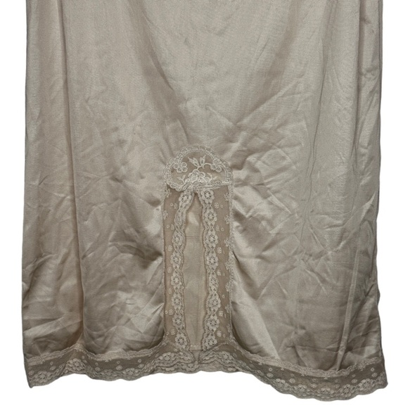 Vintage Slip with Slit - Picture 5 of 6